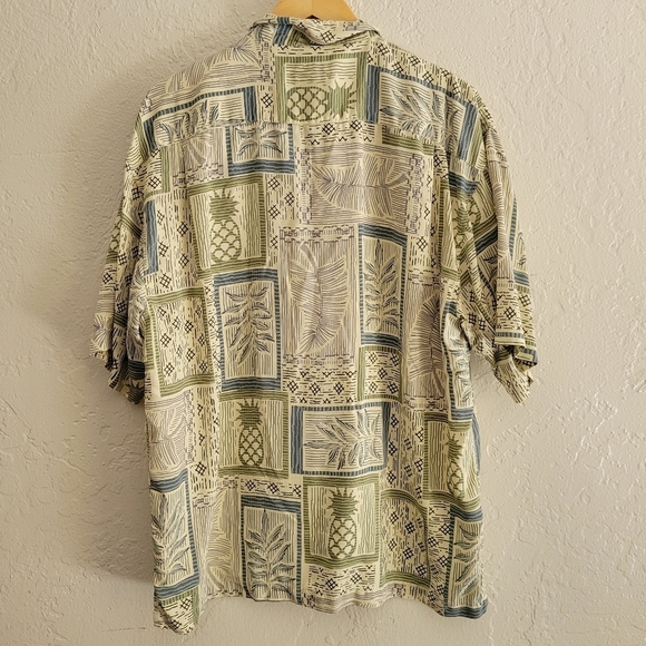 Hilo Hattie Silk Hawaiian Shirt Large - Picture 2 of 4